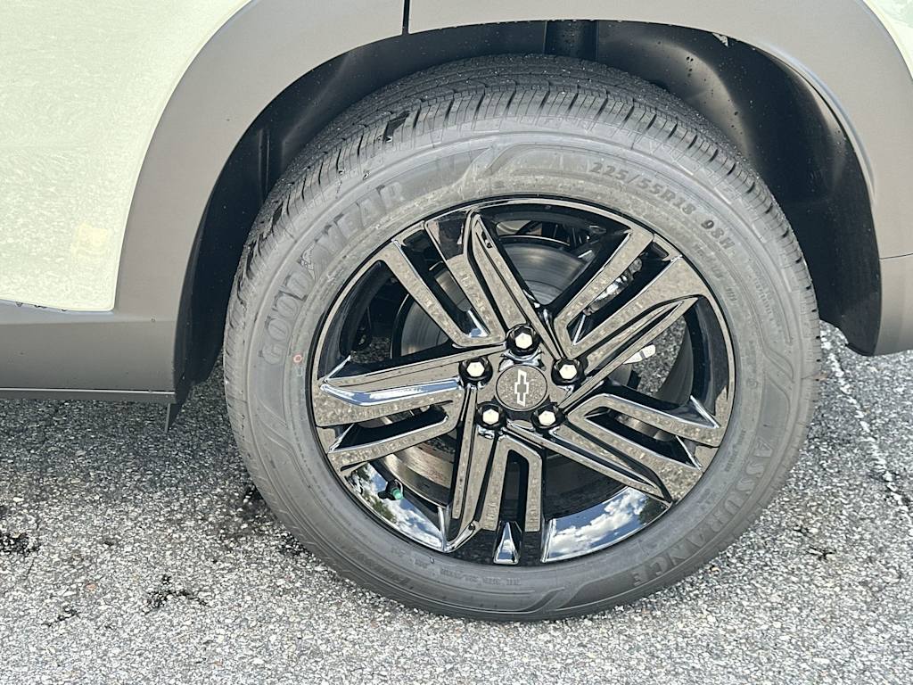 Thumbnail: 2026 Chevrolet Trax - 8