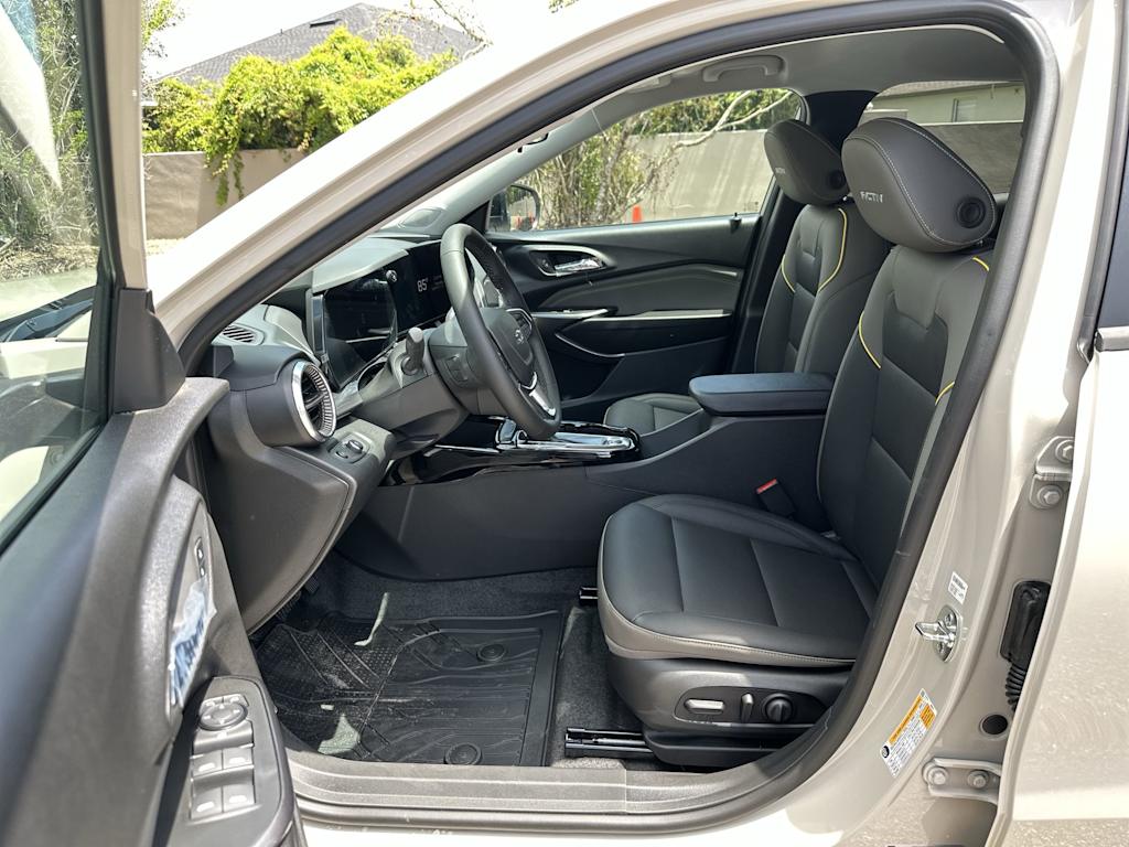 Thumbnail: 2026 Chevrolet Trax - 9