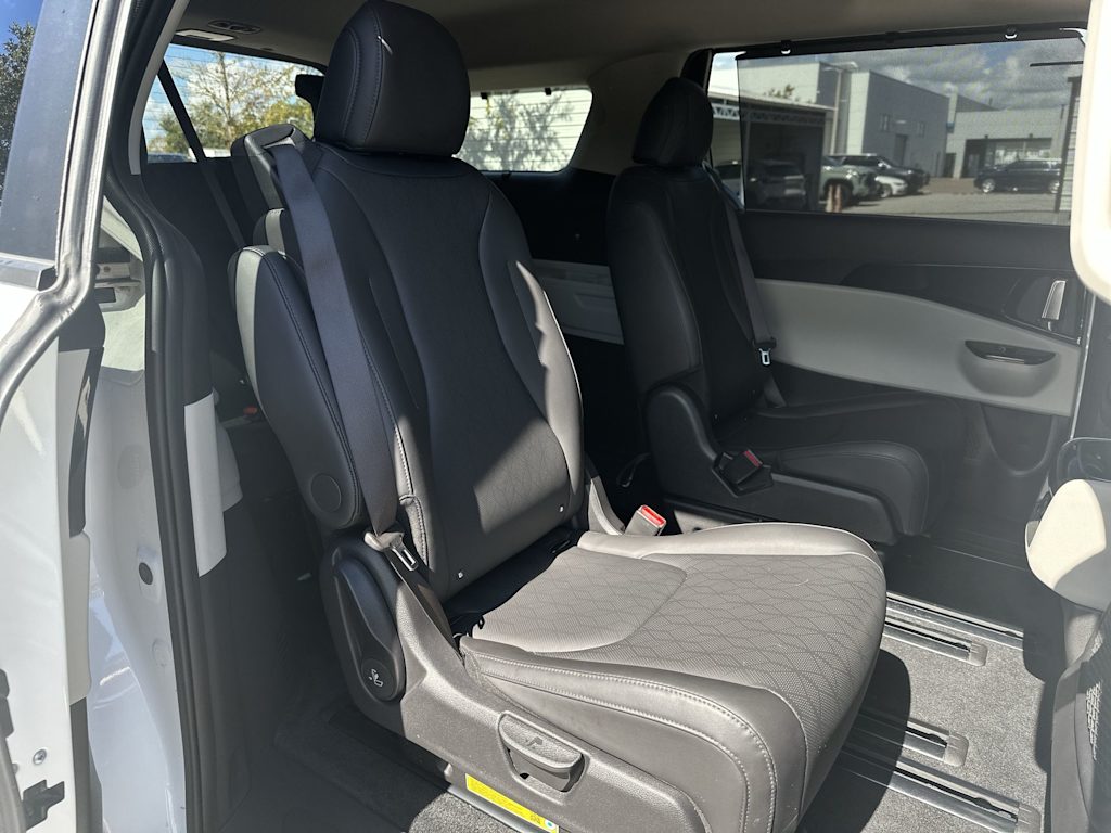 Thumbnail: 2024 Kia Carnival - 24