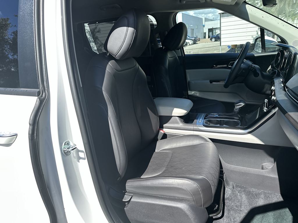 Thumbnail: 2024 Kia Carnival - 25
