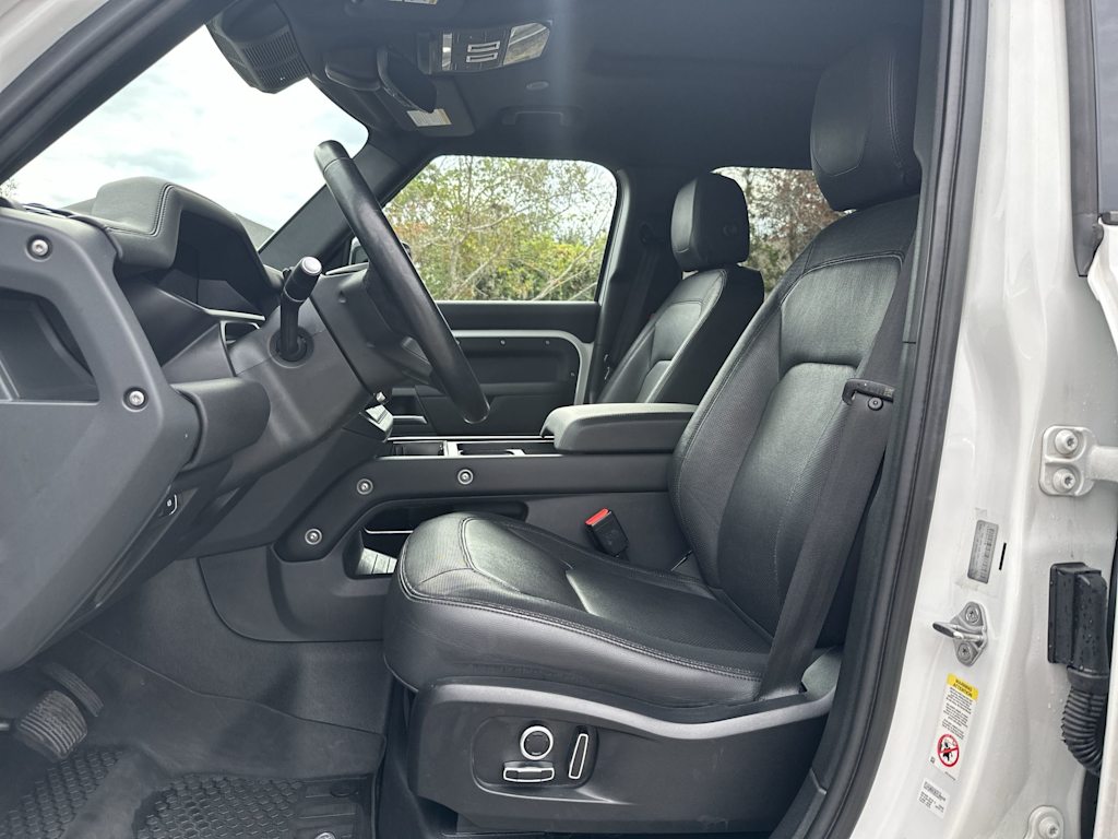 Thumbnail: 2024 Land Rover Defender - 10