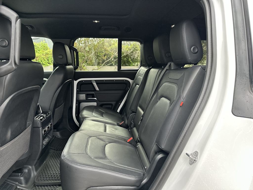 Thumbnail: 2024 Land Rover Defender - 23