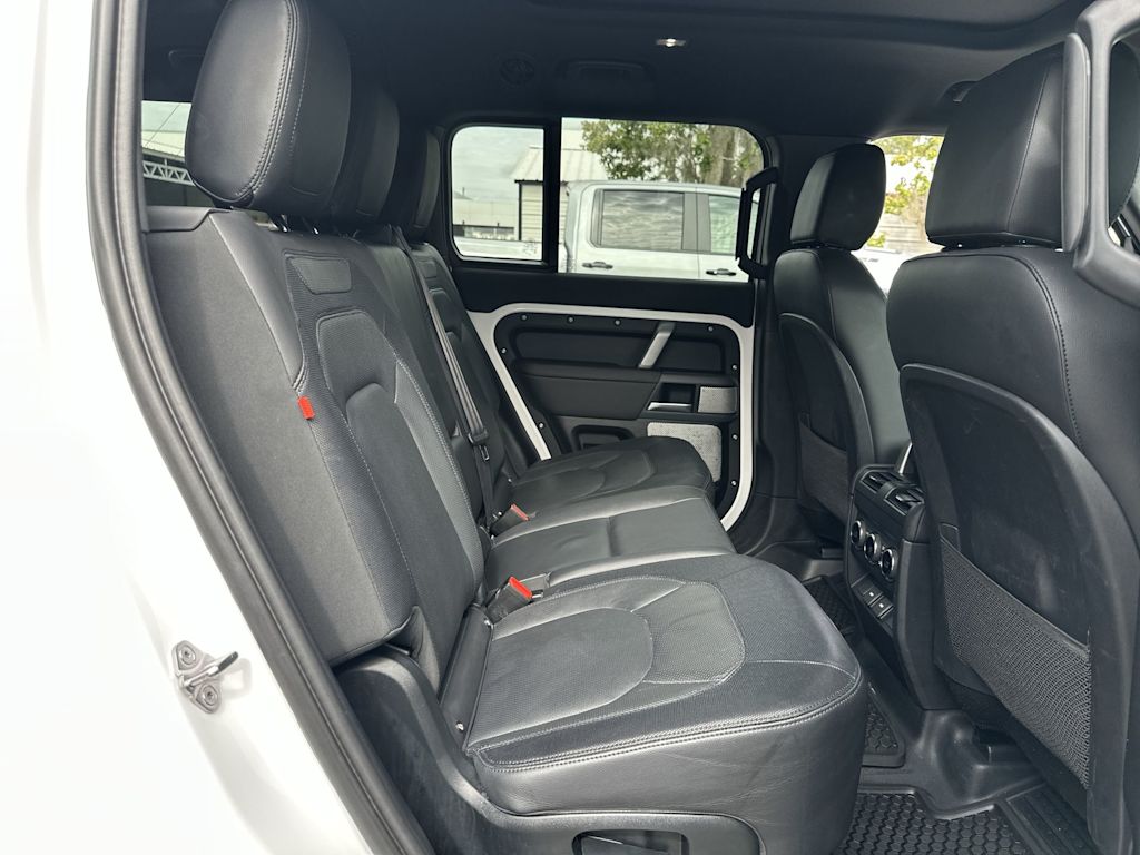 Thumbnail: 2024 Land Rover Defender - 24