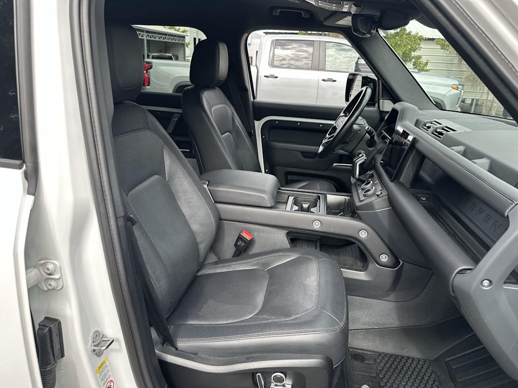 Thumbnail: 2024 Land Rover Defender - 25