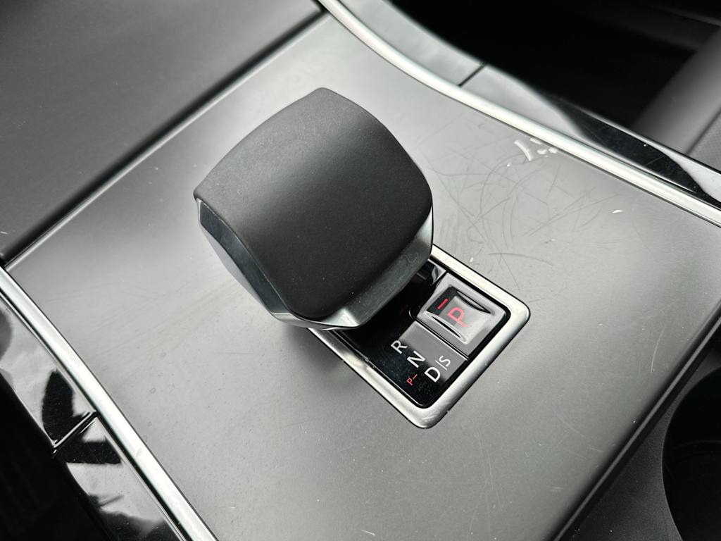 Thumbnail: 2025 Land Rover Range Rover Velar - 16