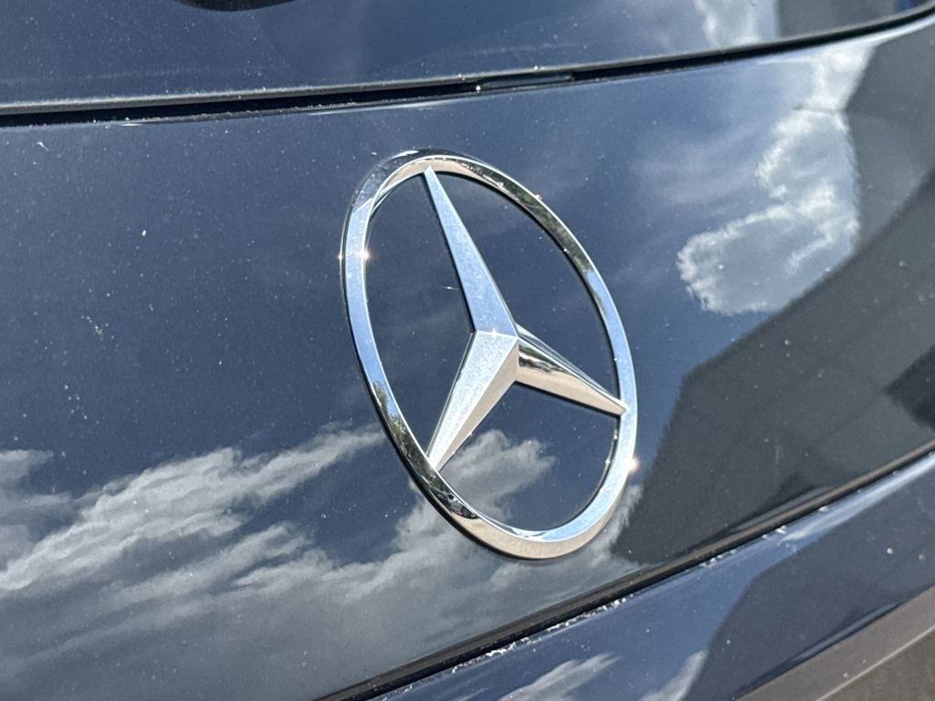 Thumbnail: 2025 Mercedes-Benz GLC - 7