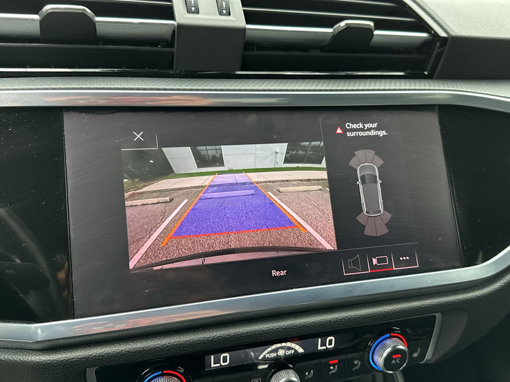 Thumbnail: 2020 Audi Q3 - 13