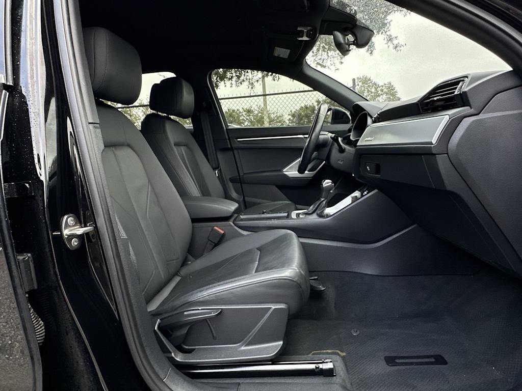 Thumbnail: 2020 Audi Q3 - 26