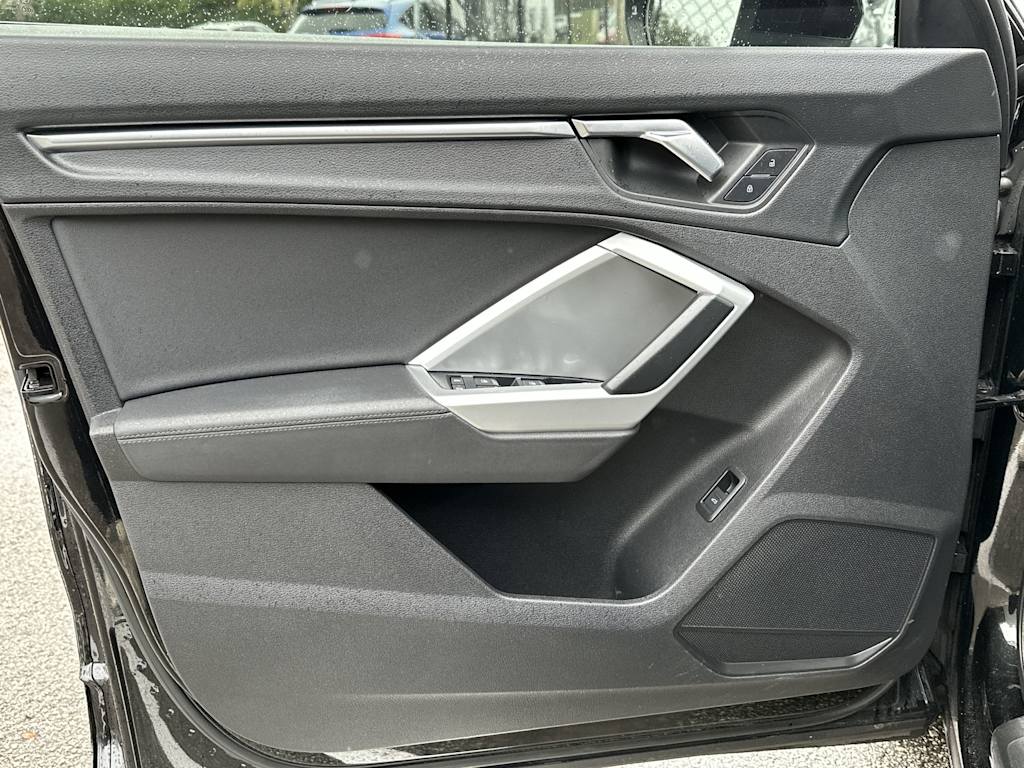 Thumbnail: 2020 Audi Q3 - 23