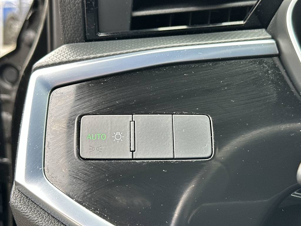 Thumbnail: 2020 Audi Q3 - 28