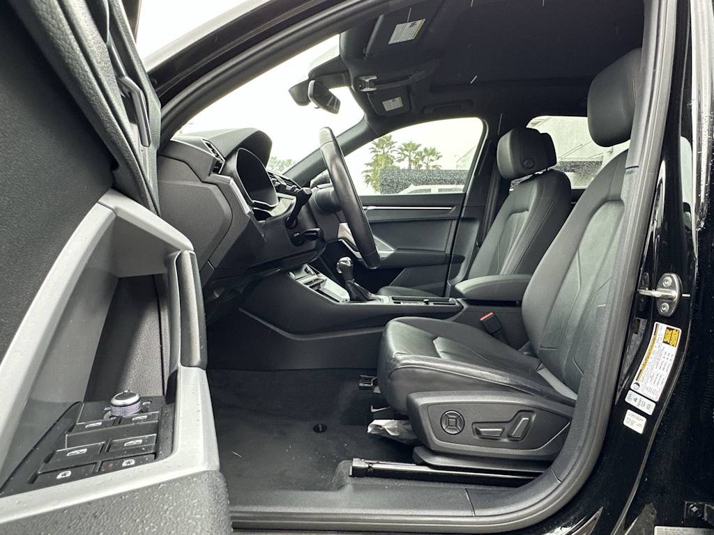 Thumbnail: 2020 Audi Q3 - 10