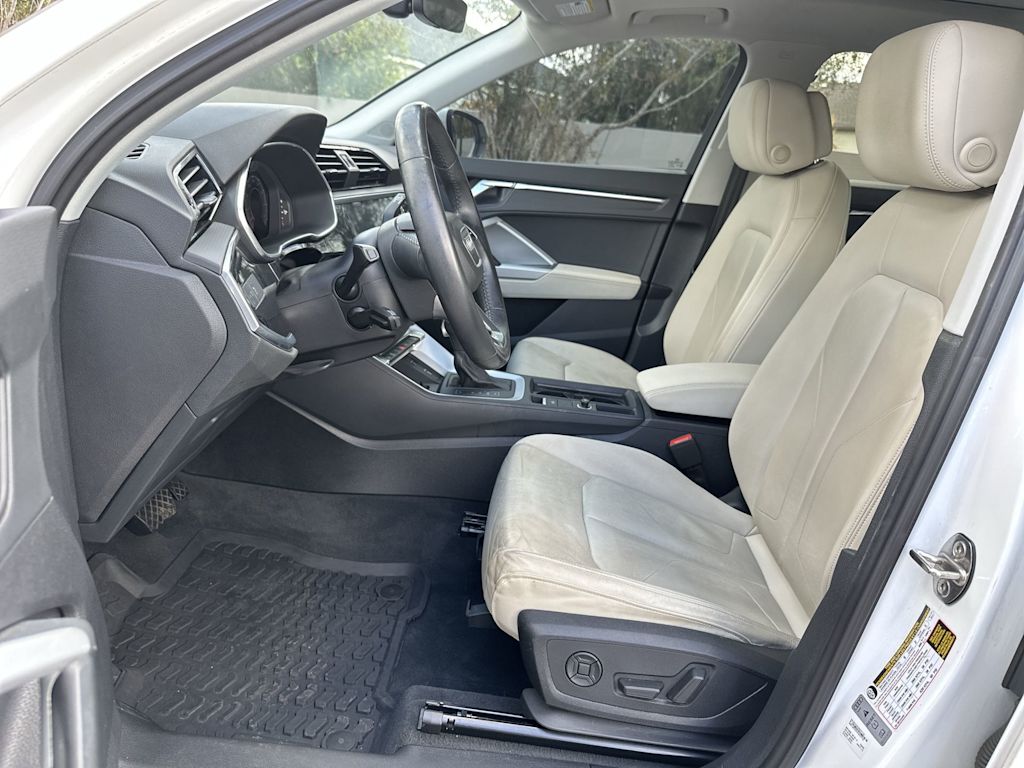 Thumbnail: 2020 Audi Q3 - 12