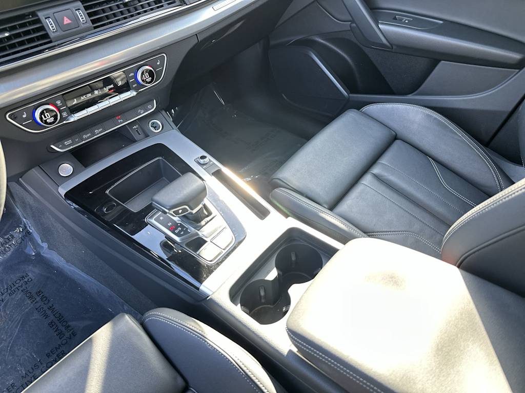 Thumbnail: 2025 Audi Q5 - 16