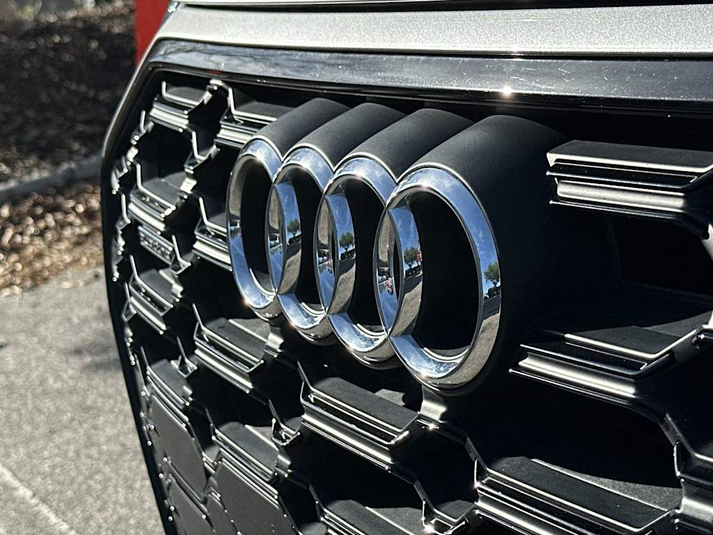 Thumbnail: 2025 Audi Q5 - 7