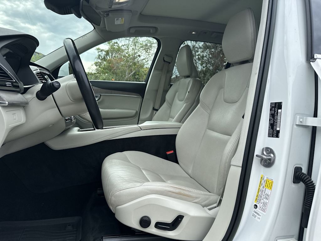 Thumbnail: 2023 Volvo XC90 - 10