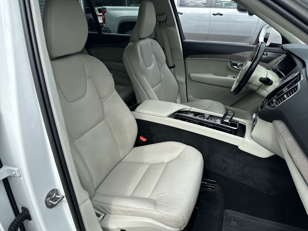 Thumbnail: 2023 Volvo XC90 - 26