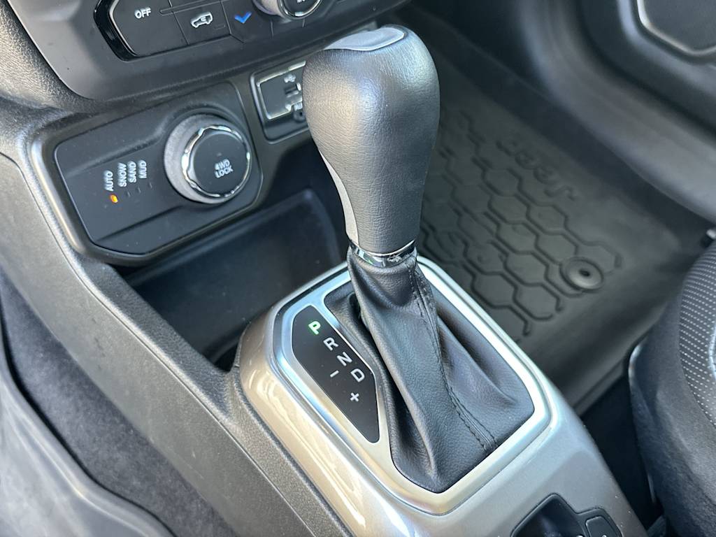 Thumbnail: 2021 Jeep Renegade - 13