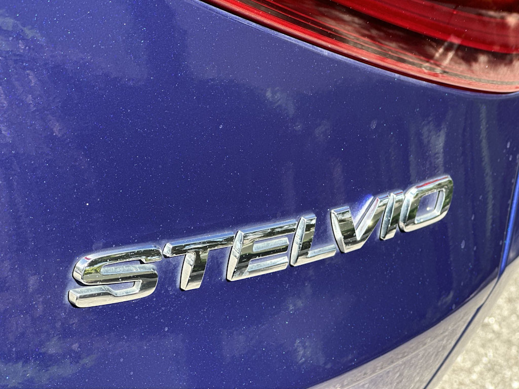 Thumbnail: 2022 Alfa Romeo Stelvio - 22
