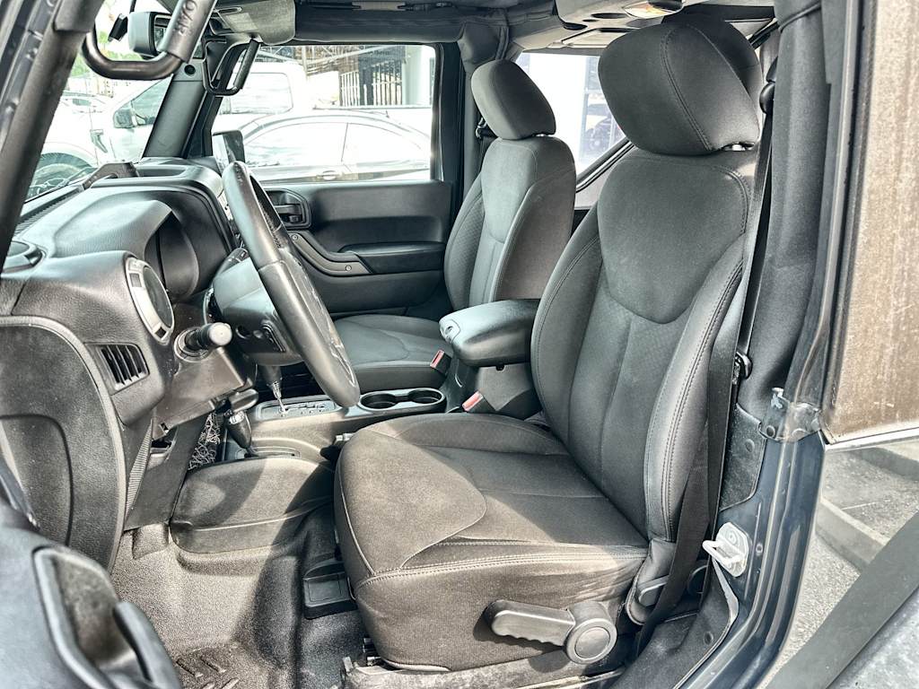 Thumbnail: 2016 Jeep Wrangler - 11