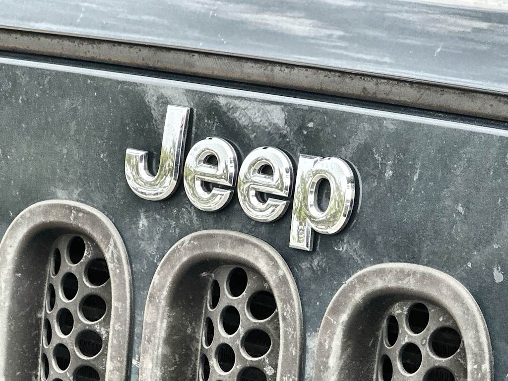 Thumbnail: 2016 Jeep Wrangler - 21