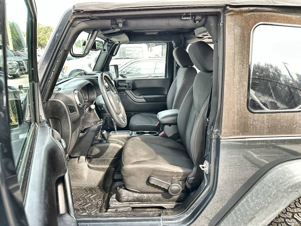 Thumbnail: 2016 Jeep Wrangler - 10