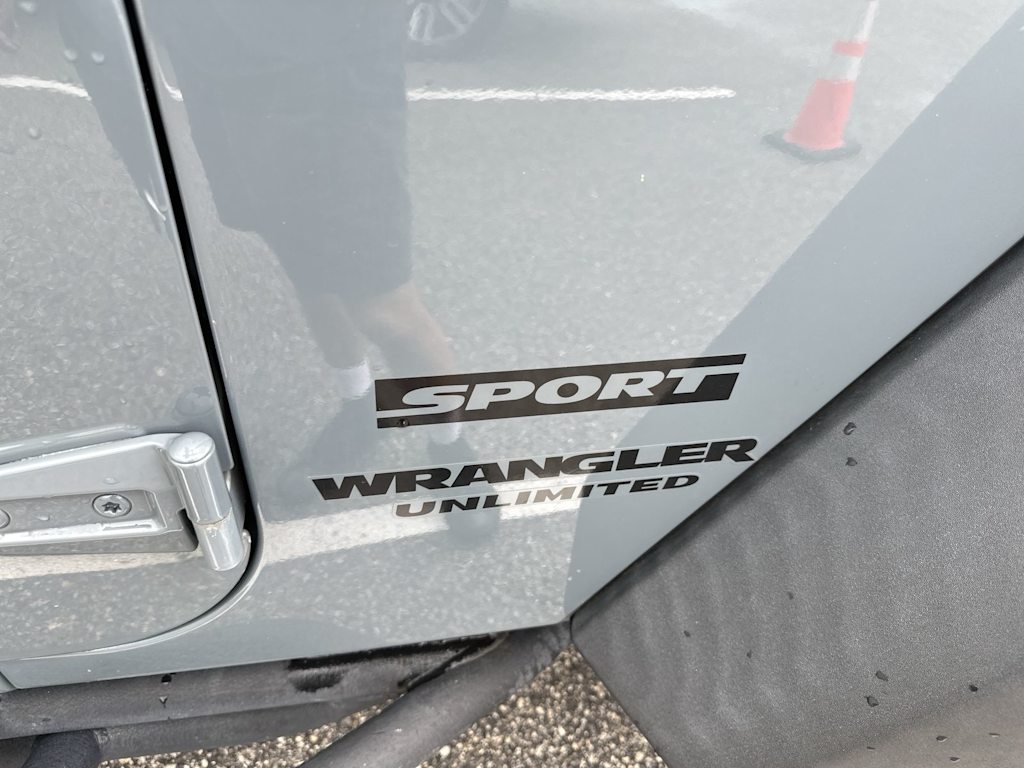 Thumbnail: 2015 Jeep Wrangler - 6