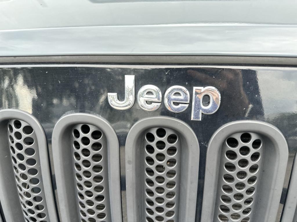 Thumbnail: 2015 Jeep Wrangler - 12