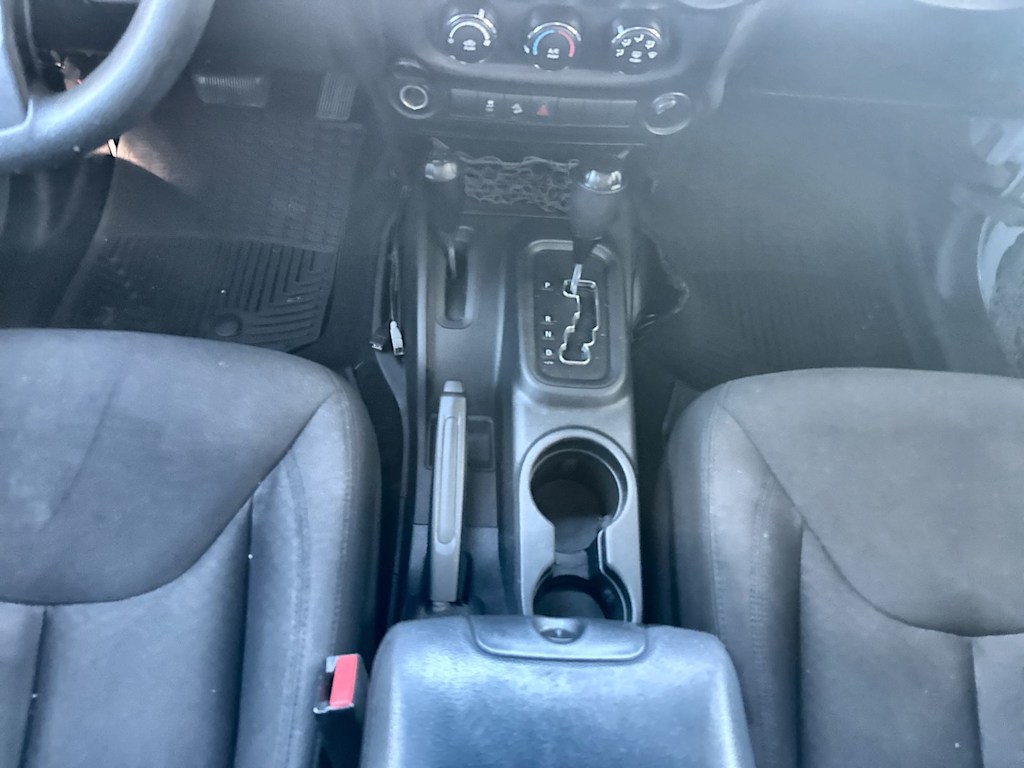 Thumbnail: 2015 Jeep Wrangler - 13