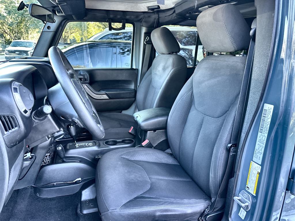 Thumbnail: 2015 Jeep Wrangler - 9