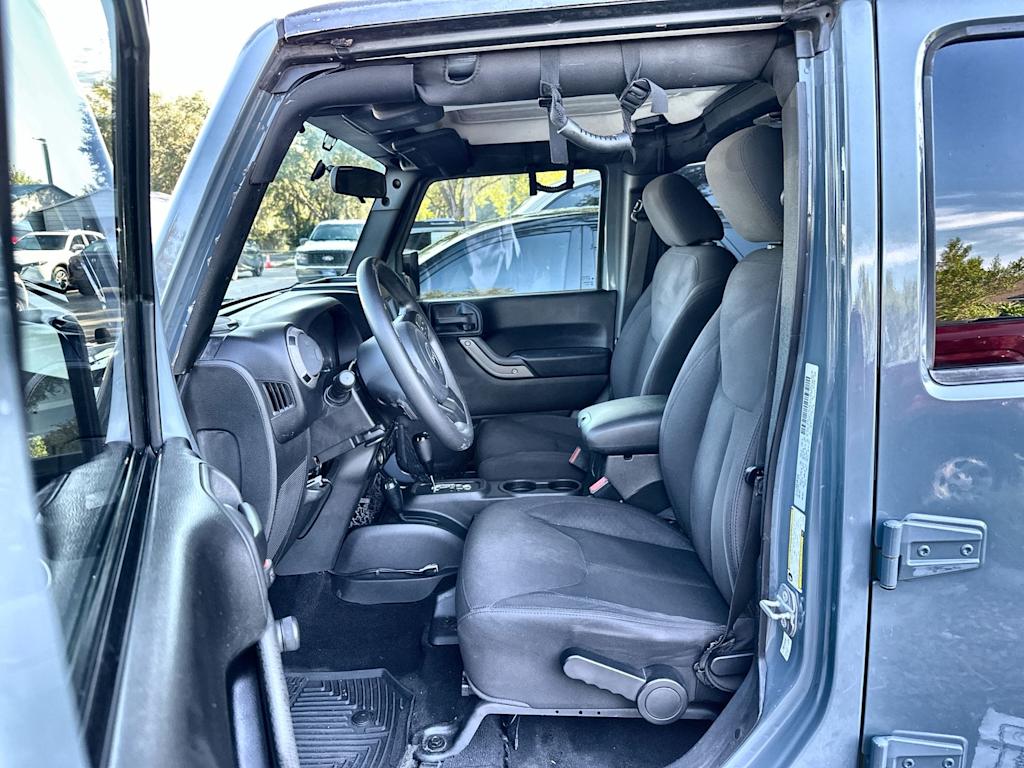 Thumbnail: 2015 Jeep Wrangler - 11