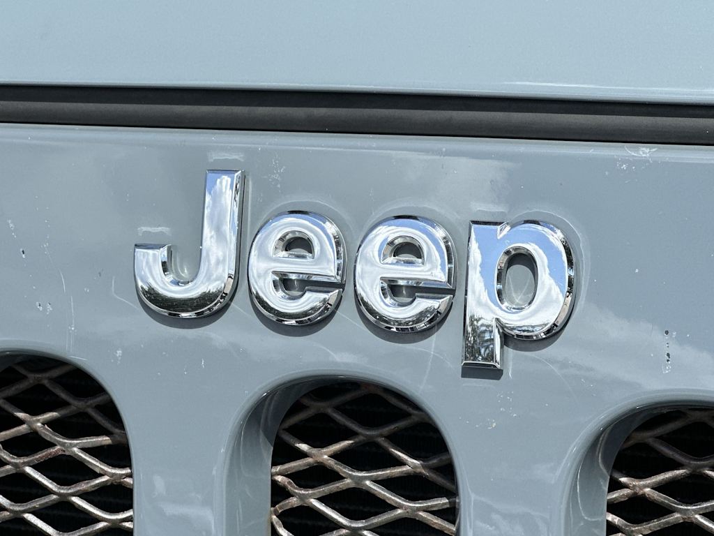 Thumbnail: 2015 Jeep Wrangler - 21