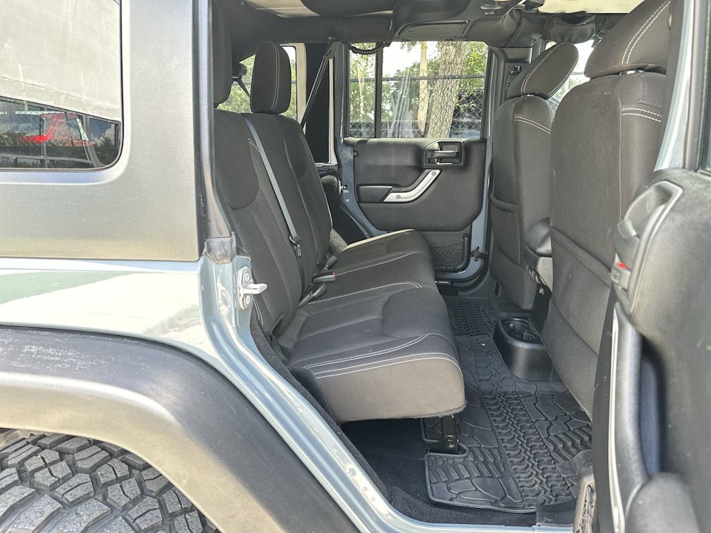 Thumbnail: 2015 Jeep Wrangler - 23