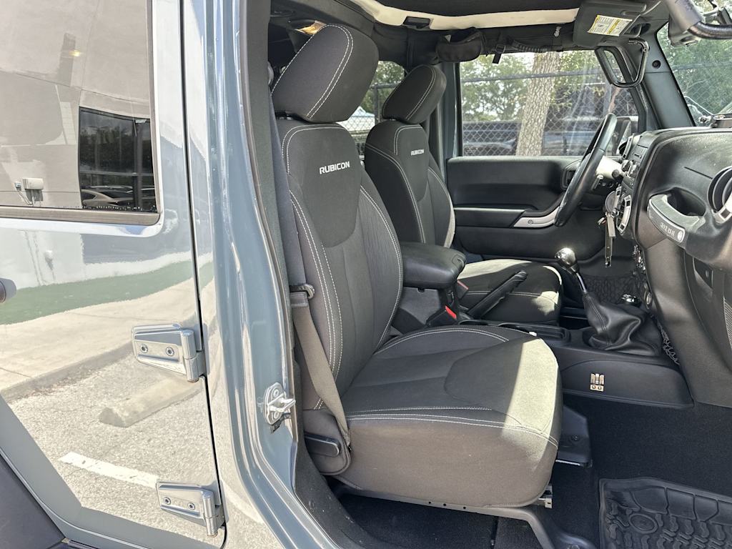 Thumbnail: 2015 Jeep Wrangler - 17