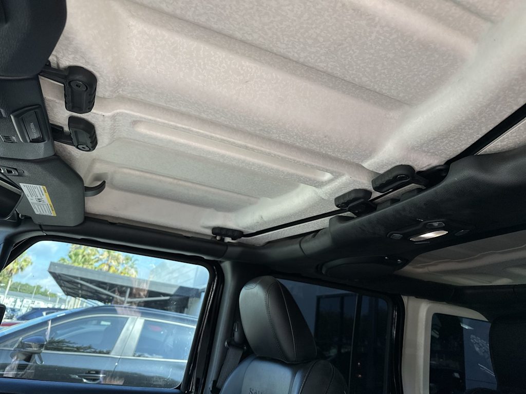 Thumbnail: 2018 Jeep Wrangler - 28