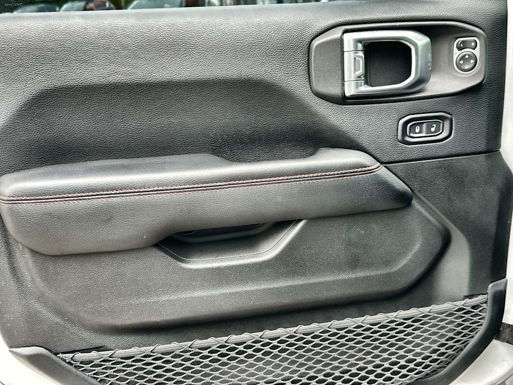 Thumbnail: 2019 Jeep Wrangler - 15