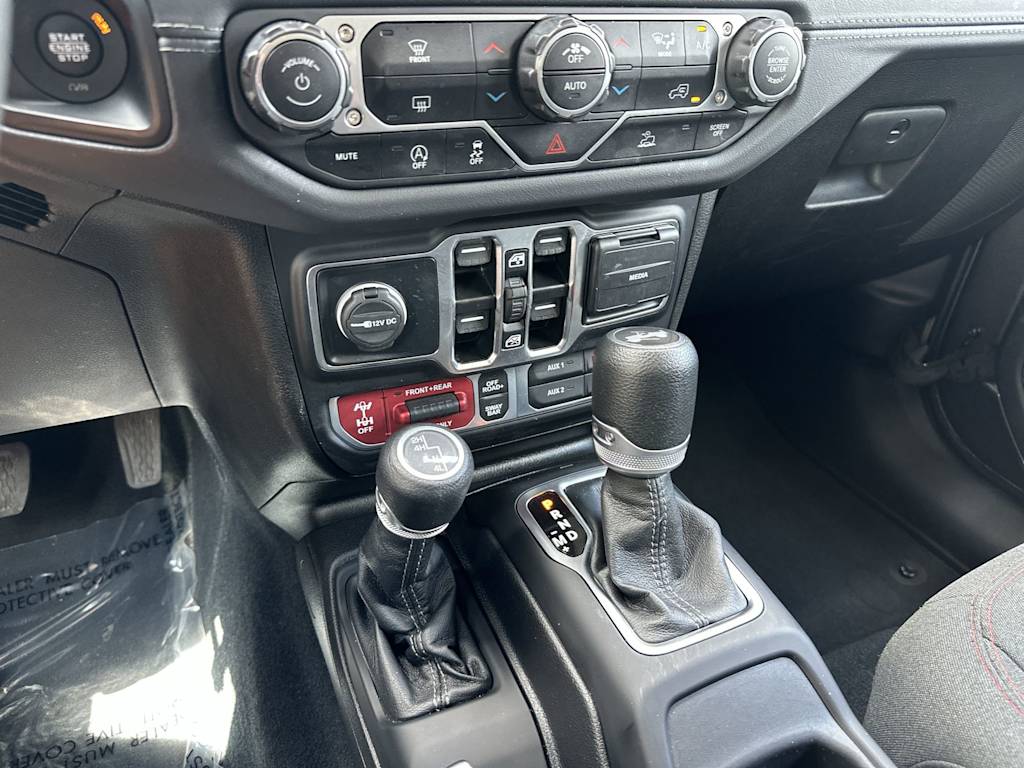 Thumbnail: 2024 Jeep Wrangler - 15