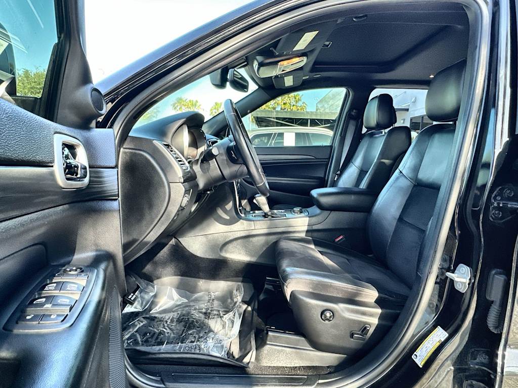 Thumbnail: 2020 Jeep Grand Cherokee - 11