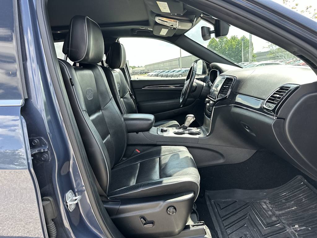 Thumbnail: 2020 Jeep Grand Cherokee - 20