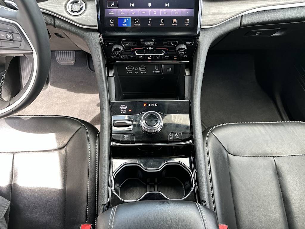 Thumbnail: 2022 Jeep Grand Cherokee - 15