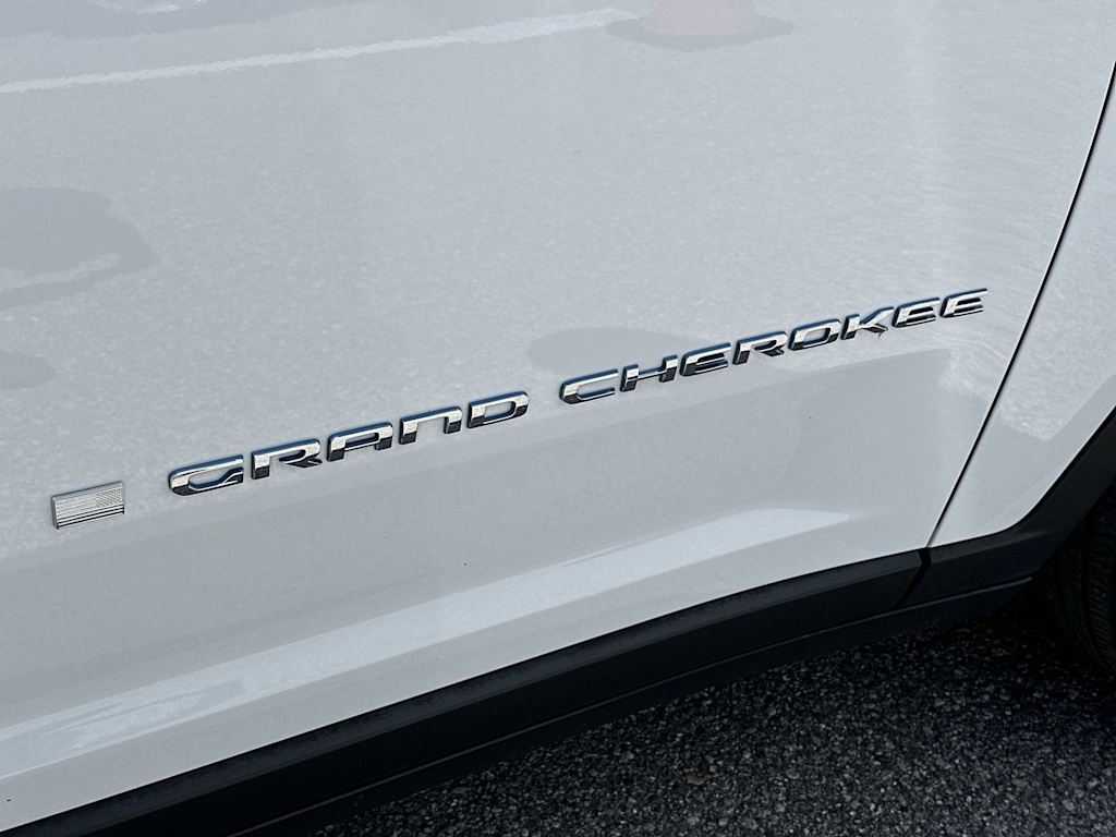 Thumbnail: 2022 Jeep Grand Cherokee - 7