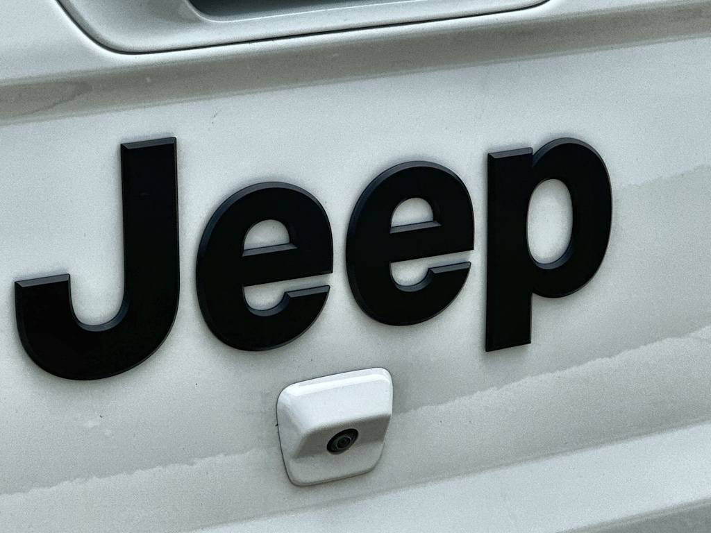 Thumbnail: 2023 Jeep Gladiator - 23