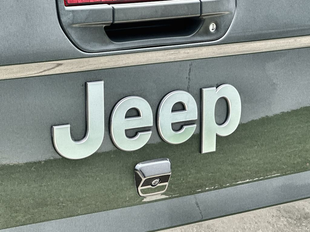 Thumbnail: 2021 Jeep Gladiator - 7