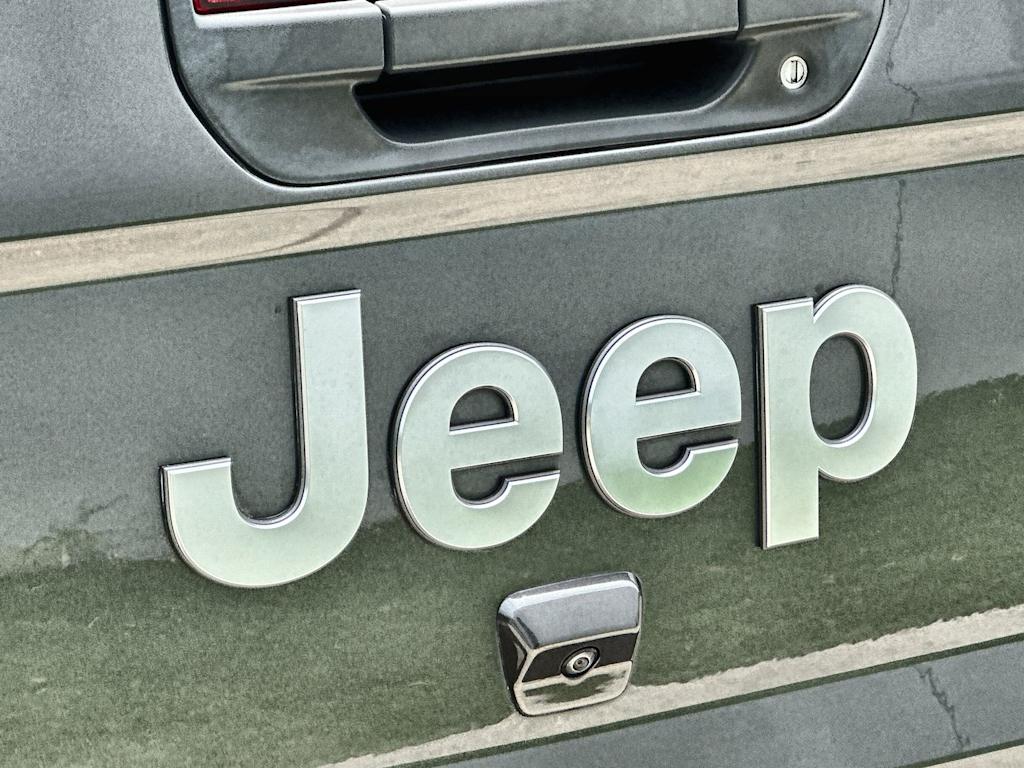 Thumbnail: 2021 Jeep Gladiator - 22