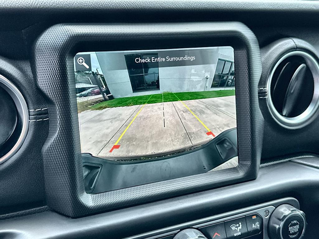 Thumbnail: 2021 Jeep Gladiator - 13