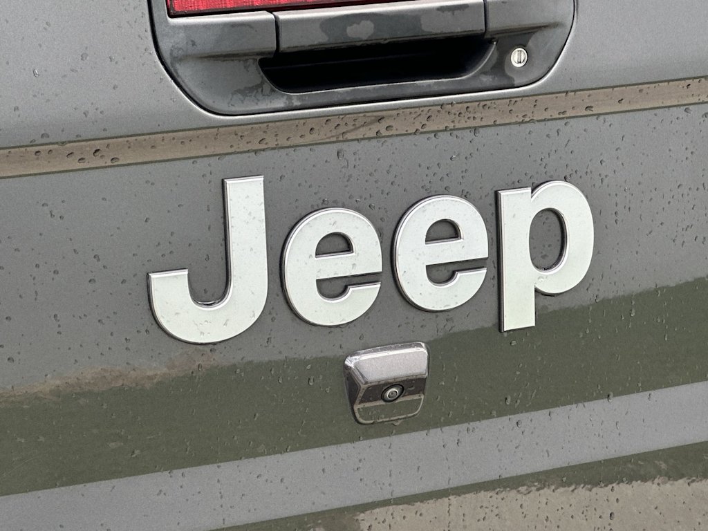 Thumbnail: 2021 Jeep Gladiator - 7