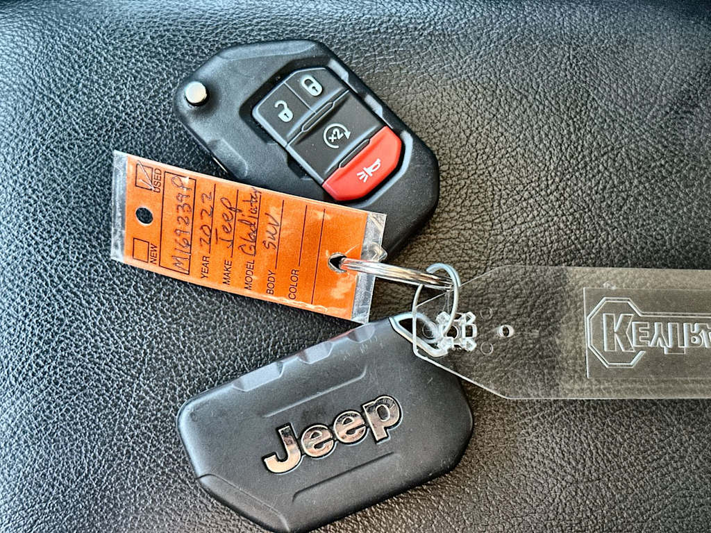 Thumbnail: 2022 Jeep Gladiator - 16