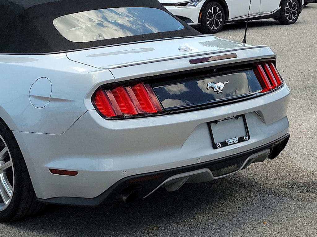 2017 Ford Mustang  17