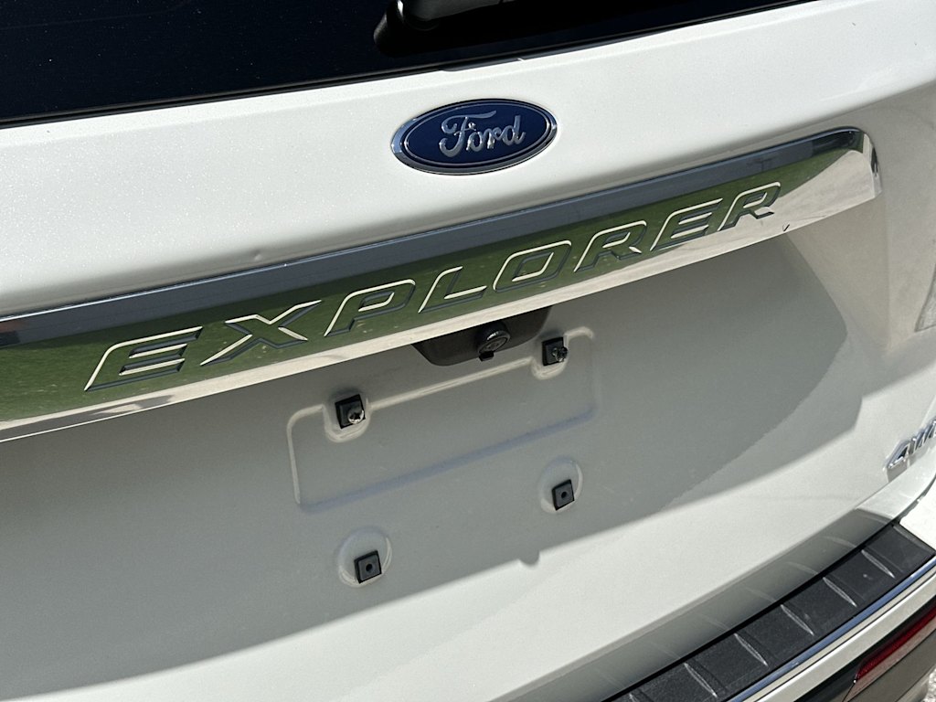 Thumbnail: 2022 Ford Explorer - 5