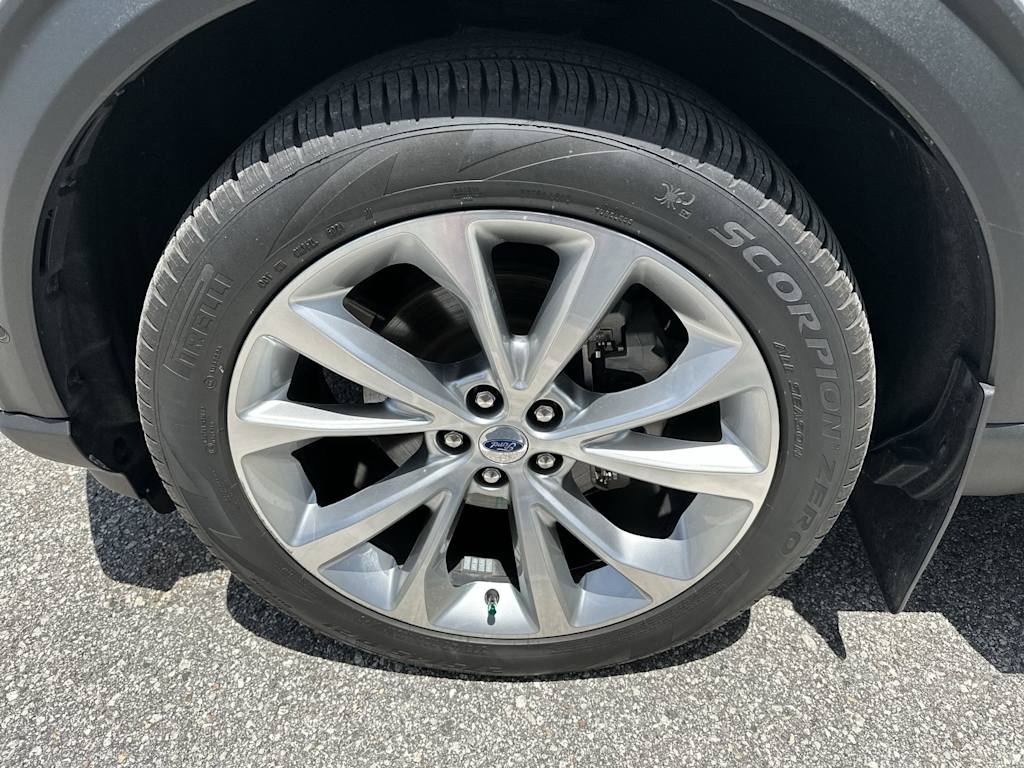 Thumbnail: 2022 Ford Explorer - 6
