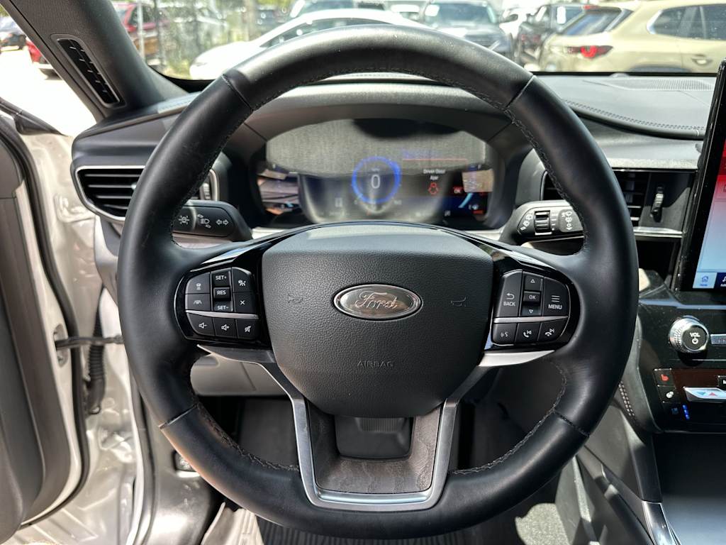Thumbnail: 2022 Ford Explorer - 7